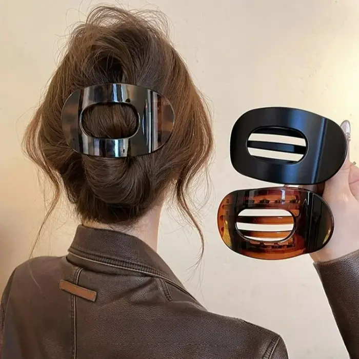 Pinces à cheveux plates à la mode