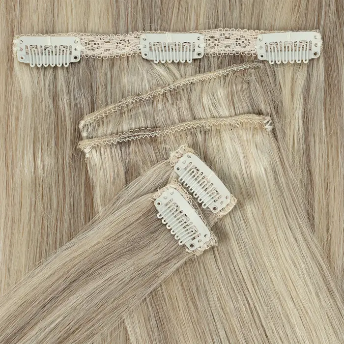 Clip court dans l'extension de cheveux