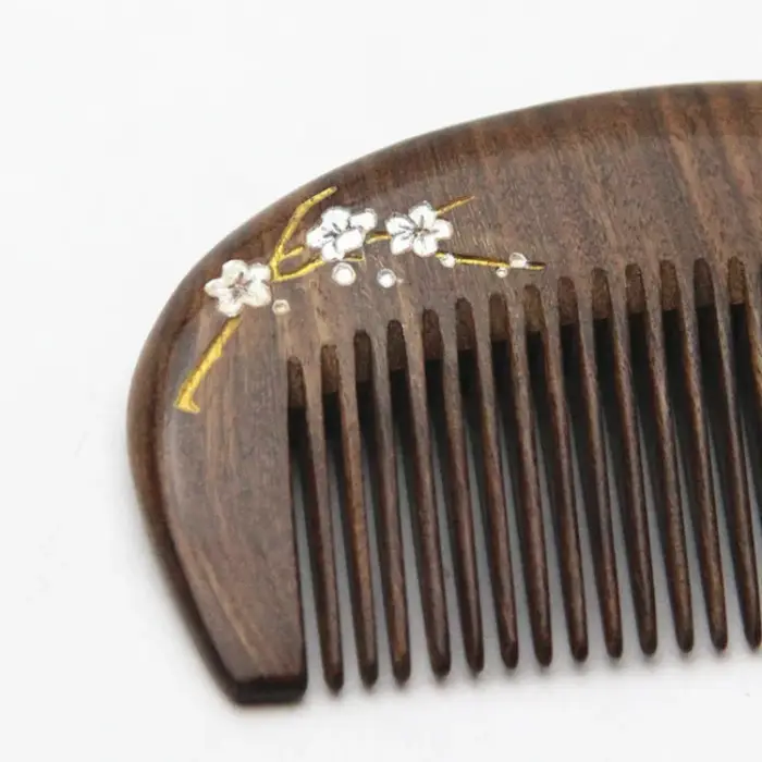 Peigne à cheveux en bois de santal naturel