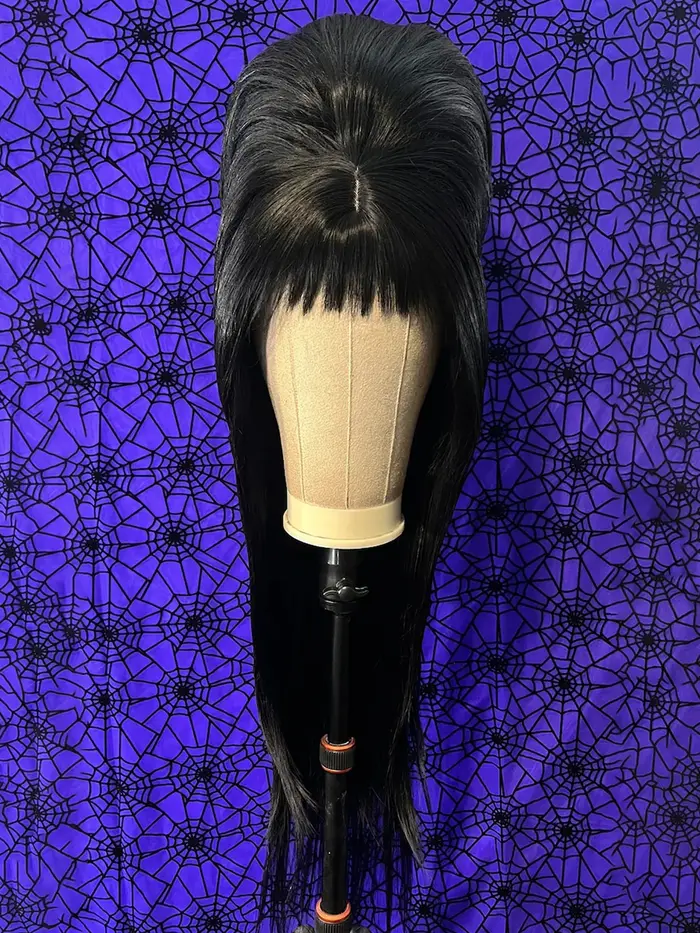 Perruque noire Elvira Mistress de 28 pouces pour accessoire de costume de cosplay