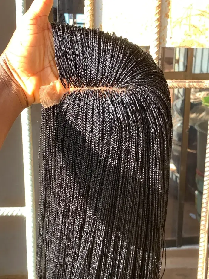 Perruque Afro Tressée Micro Million Twist Sans Colle pour Femmes Noires