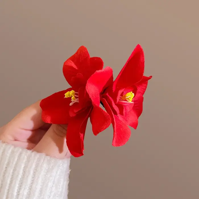Pinces à cheveux en forme de fleur de lys Calla