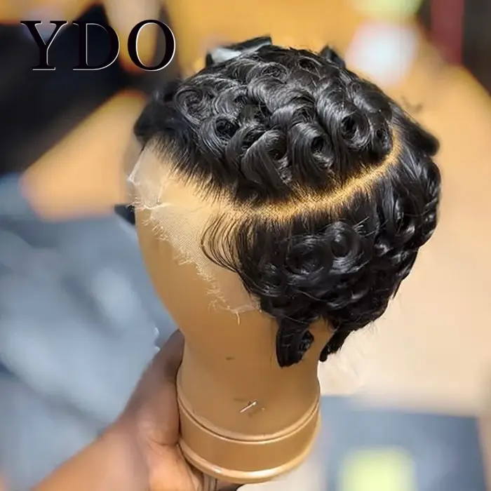 Perruque courte bouclée Chioma avec ligne de cheveux pré-épilée