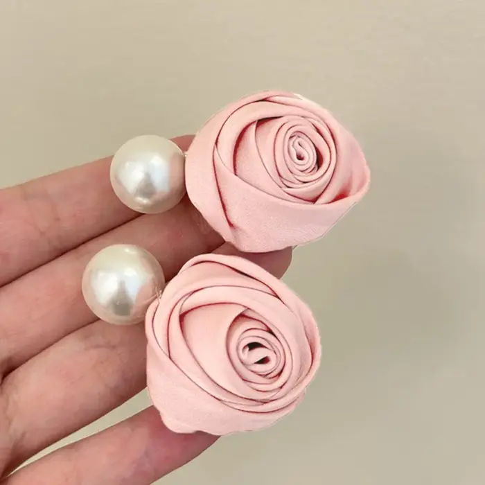 Pince à Cheveux en Satin Rose Perle