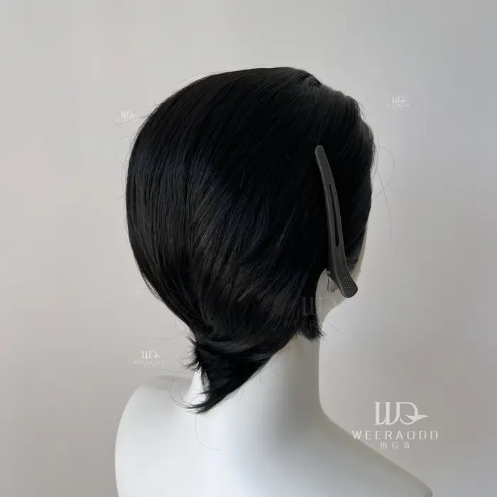 Perruque de cheveux courts noirs pour homme avec une coiffure lissée au dos Cosplay 13*4 HD perruque