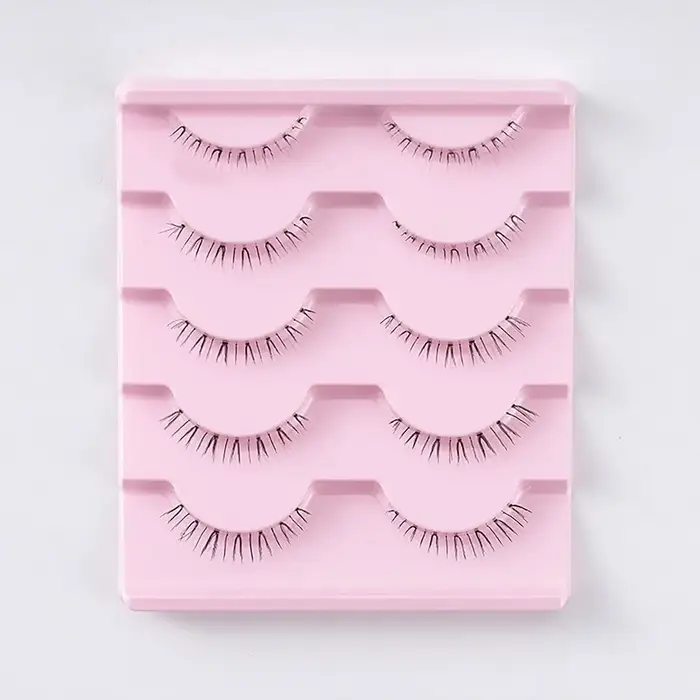 Faux cils inférieurs, maquillage naturel