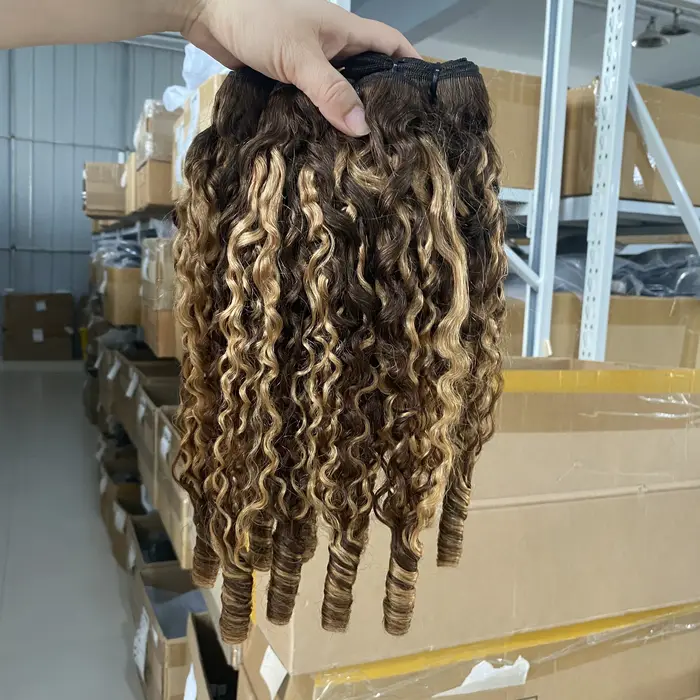 Extensions de cheveux humains bouclés birmans P4/27, mèches blond miel 12A, cheveux vierges vietnamiens, boucles Pixie