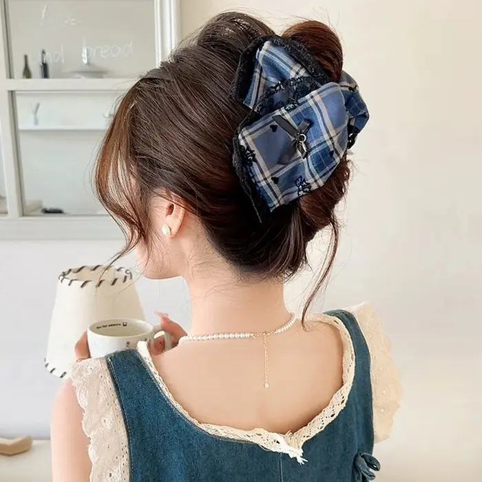 Pince à cheveux avec nœud à carreaux pour femmes