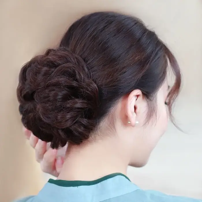 Extensions de chignon désordonné ondulé et bouclé pour femmes
