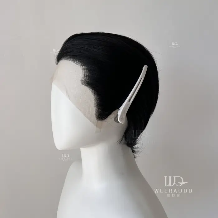 Perruque de cheveux courts noirs pour homme avec une coiffure lissée au dos Cosplay 13*4 HD
