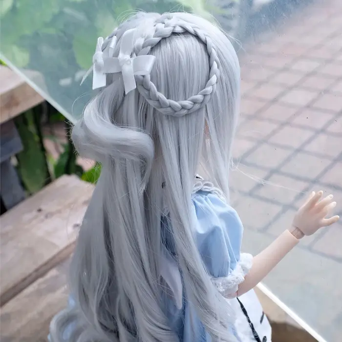 Perruque longue et bouclée faite à la main pour cosplay