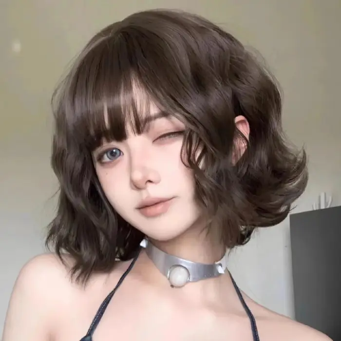 Perruque de cheveux courts bouclés noirs pour femmes