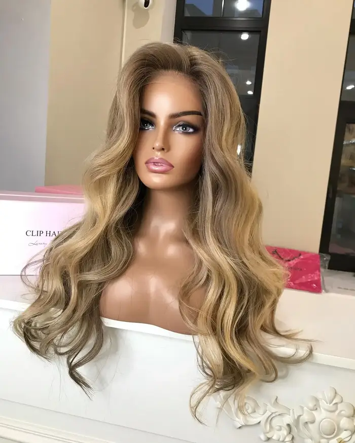 Perruque racines foncées Blonde marron Ombre ondulée Balayage dentelle avant