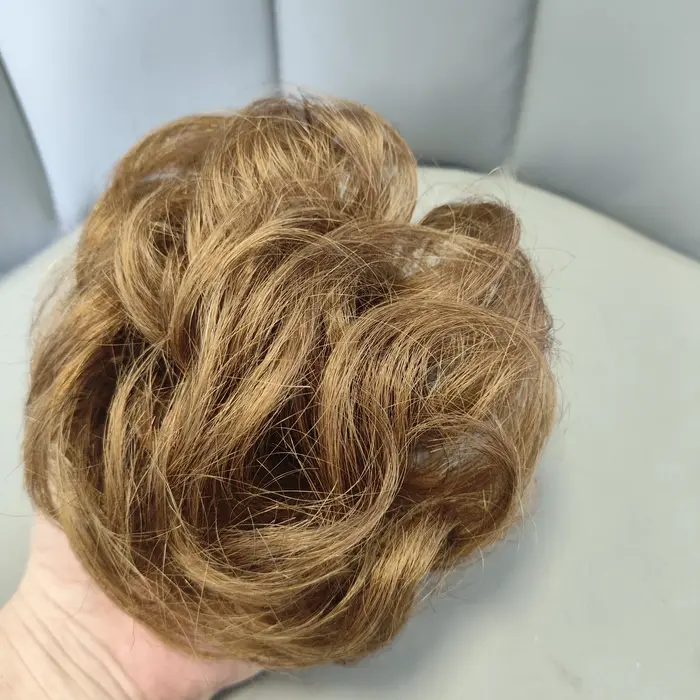 Extensions de chignon désordonné ondulé et bouclé pour femmes
