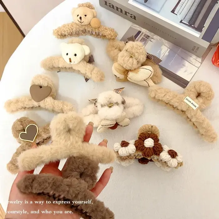Pince à cheveux en peluche d'hiver pour femmes et filles