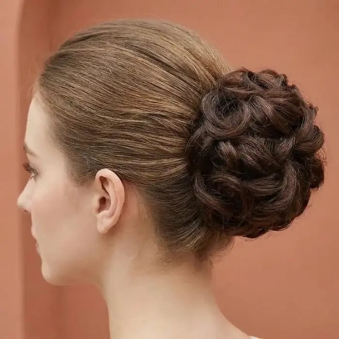 Chignon synthétique élégant et bouclé avec élastique