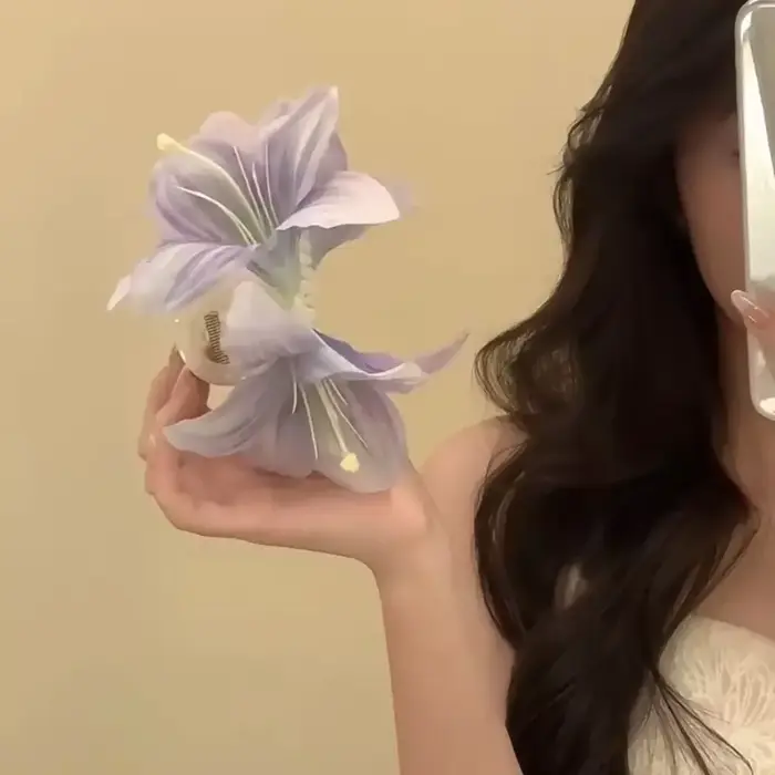 Pince à cheveux fleur de lilium pour femme