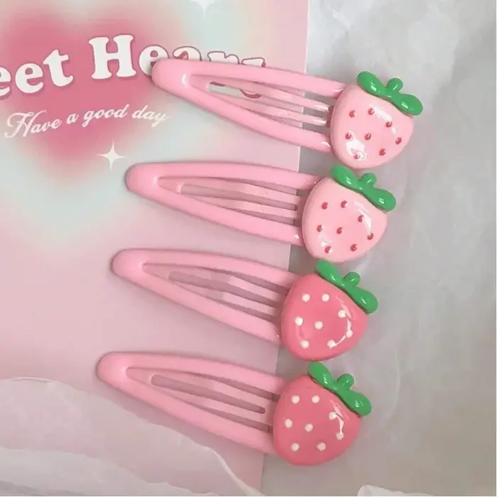 Pinces à cheveux mignonnes à la fraise rose, 4 pièces, adaptées à un usage quotidien, peuvent conten