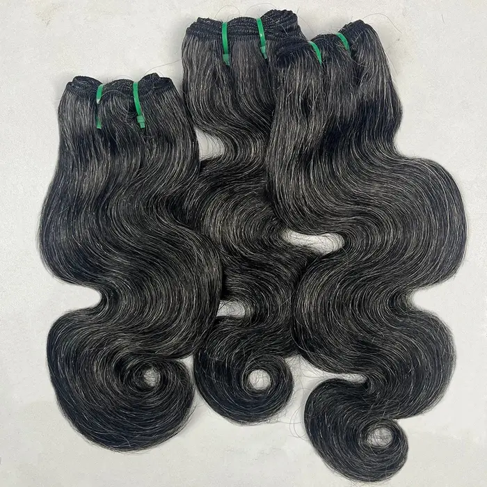 Paquets de cheveux humains de vague de corps brut sel et poivre P1b/gris non transformés Extensions 