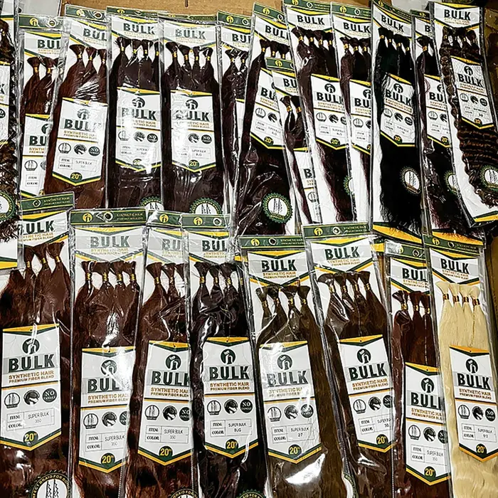 Extensions de cheveux synthétiques noirs blond miel super ondulés en vrac sans trame pour femmes