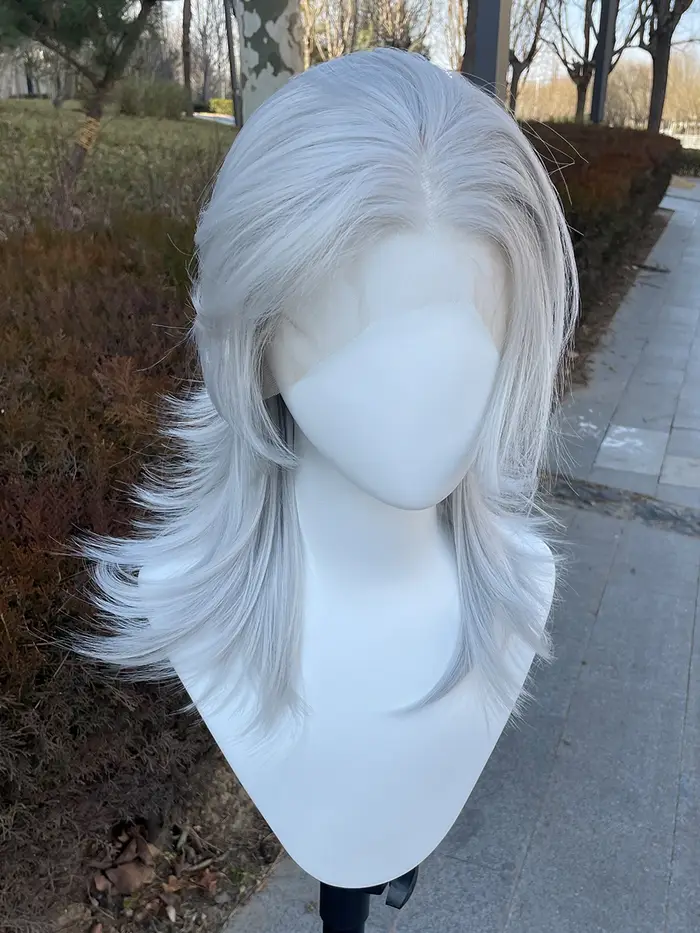 Perruque Lace Front Wig synthétique gris argenté 13x4