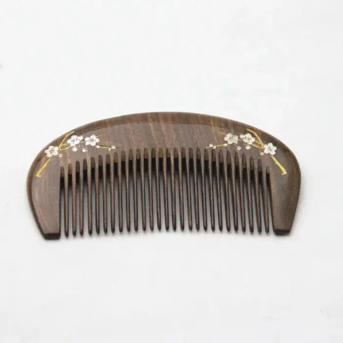 Peigne à cheveux en bois de santal naturel