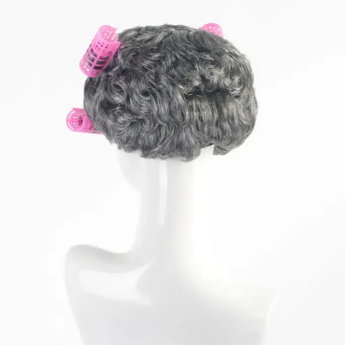 Perruque synthétique courte bouclée grise pour femme