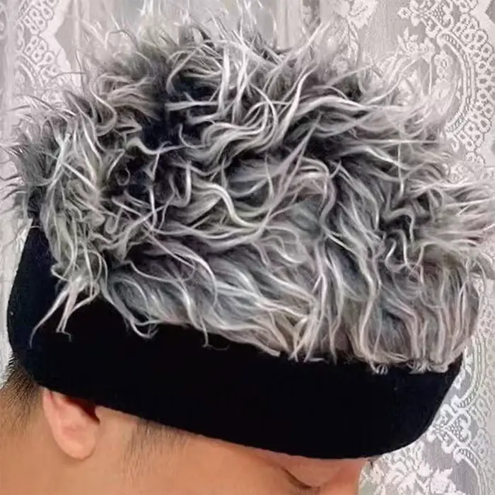 Chapeau avec perruque tricotée à poils pointus