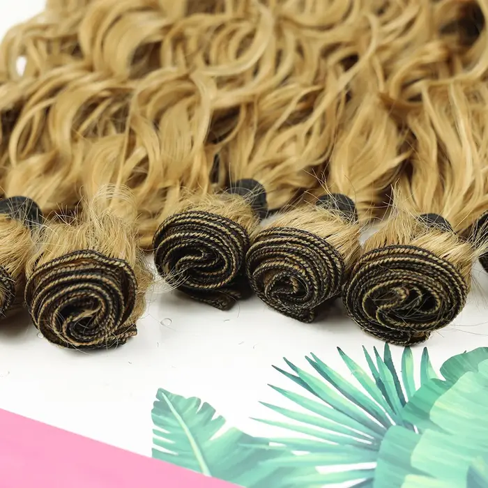 Faisceaux de cheveux synthétiques bouclés pour femmes