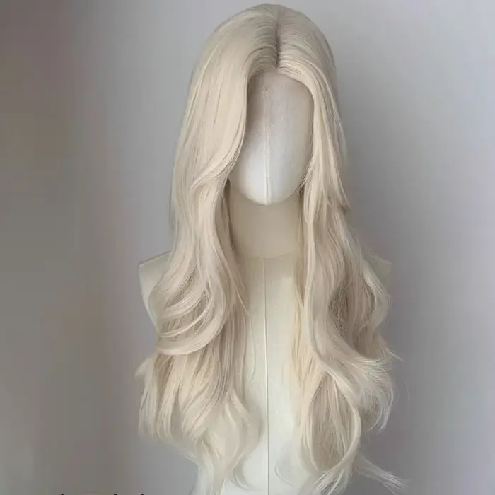 Perruque synthétique longue bouclée en or blanc
