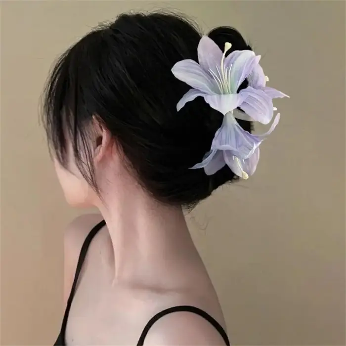 Pince à cheveux en plastique