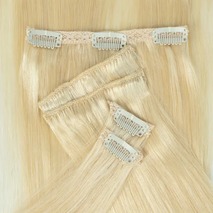 Clip court dans l'extension de cheveux