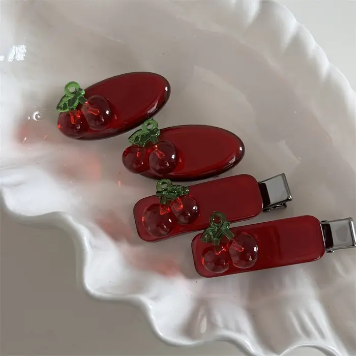 Belles pinces à cheveux cerise rouge pour femme
