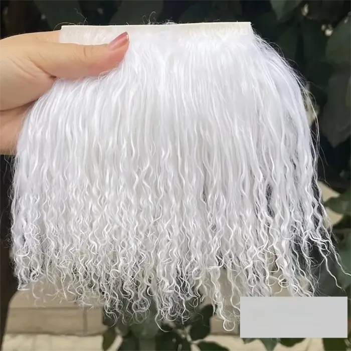 Mongolie fourrure peau de mouton laine Extensions rangée de cheveux bouclés Texture Extensions de cheveux bouclés Durable agneau fourrure peau poupée jouet accessoires