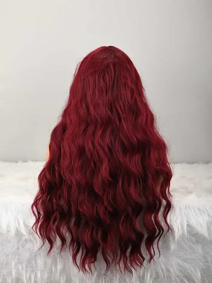 Perruque bordeaux avec frange pour femmes, longue perruque ondulée bordeaux, perruque rouge foncé, aspect naturel, perruque synthétique résistante à la chaleur, pour les fêtes