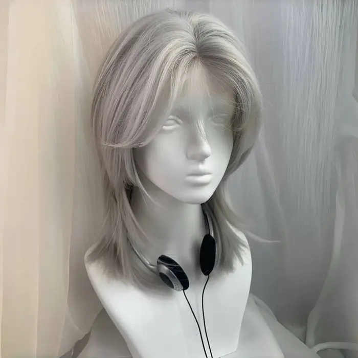 Lolita perruque synthétique front dentelle queue de loup cheveux courts bouclés argent gris superposition quotidien