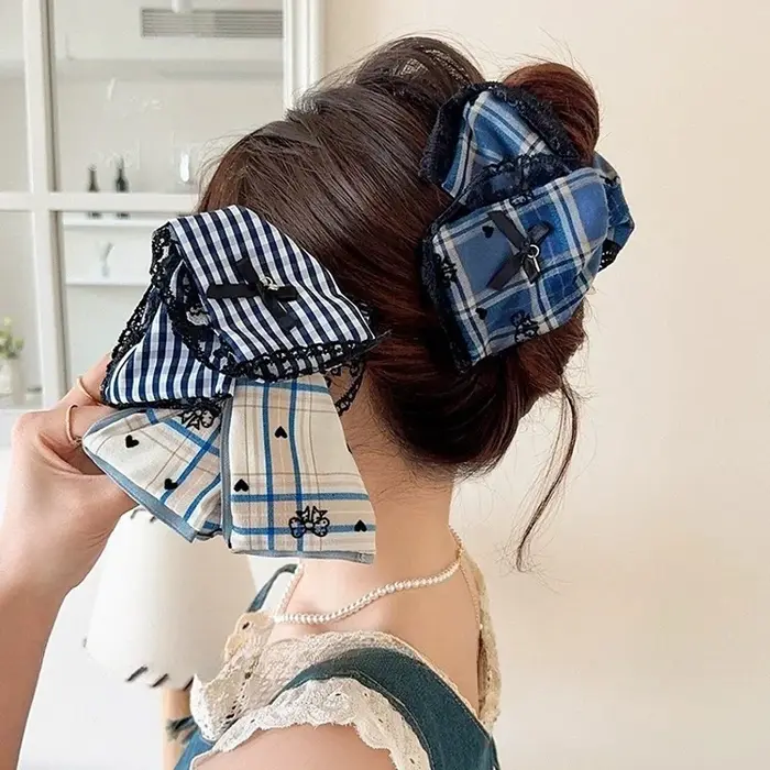 Pince à cheveux avec nœud à carreaux pour femmes