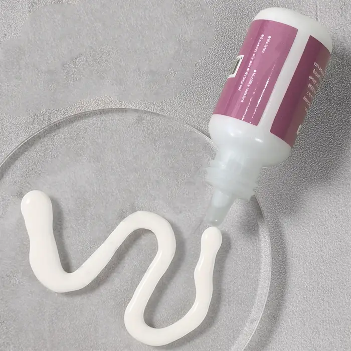 Colle pour perruque en dentelle - 1,3 oz, colle liquide imperméable pour perruques, colle invisible pour perruques, colle adhésive pour perruques à tenue forte et longue durée, colle blanche