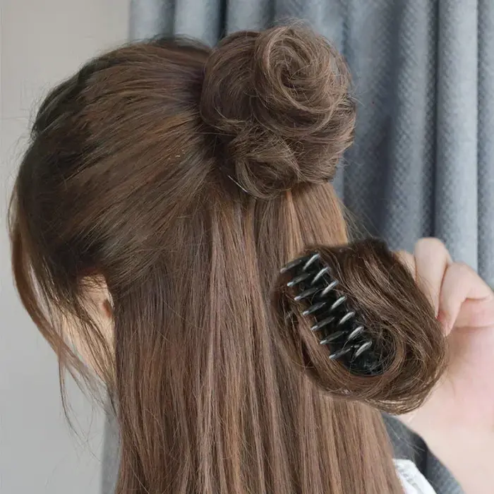 Chignon de cheveux courts bouclés pour femmes et filles
