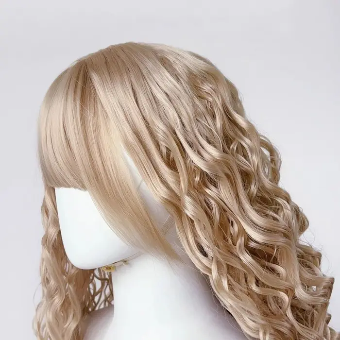 Perruque longue bouclée blonde avec frange
